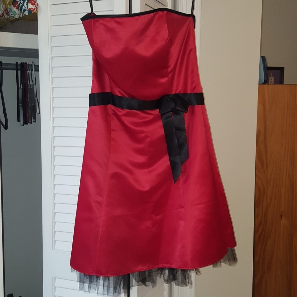 Jessica McClintock Strapless Red Dress